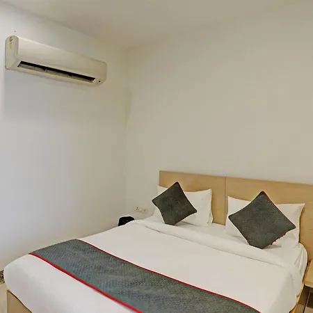 Townhouse Relax Suits A Boutique Hotel Vasundhara-3